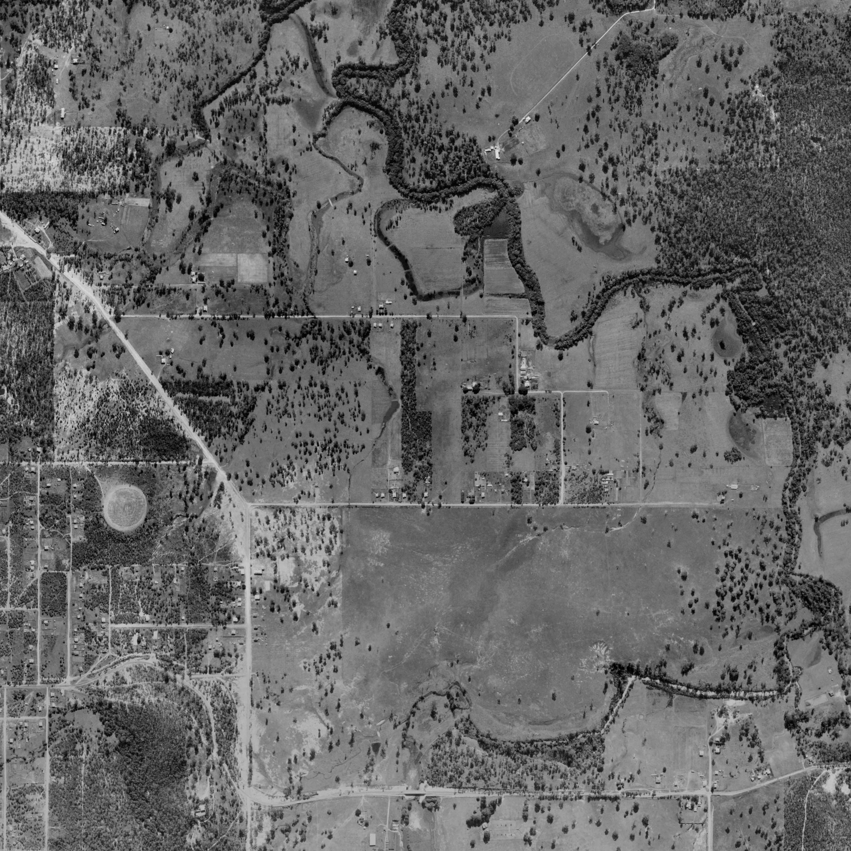 1946 Carina - Aerial Photo - Creek Road