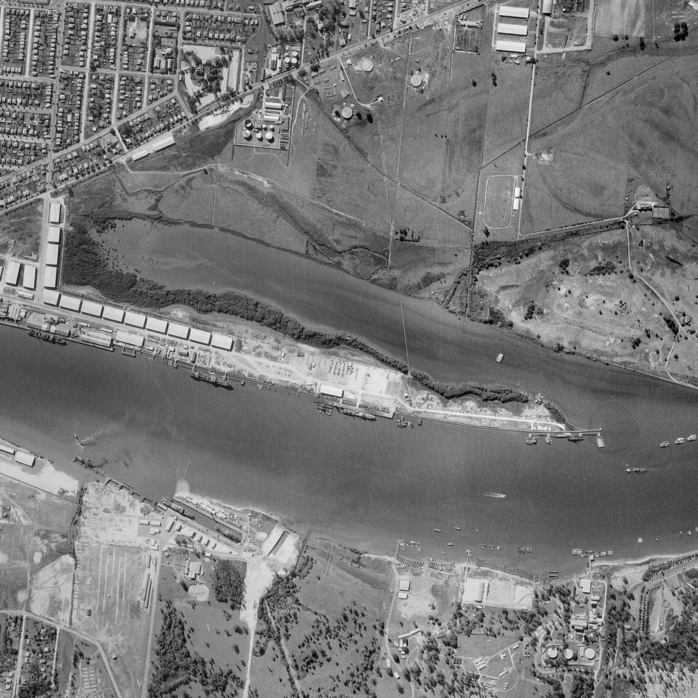 1946 Hamilton - Aerial Photo - Hamilton and Morningside